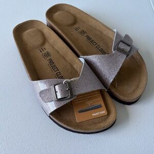 Project Cloud Sandals Size 11 Leather Insole NWT‎ Silver with Buckle Casual